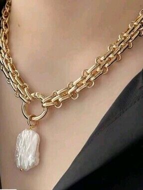 Gold-Link Necklace with Baroque Pearl Pendant - Women Jewelry